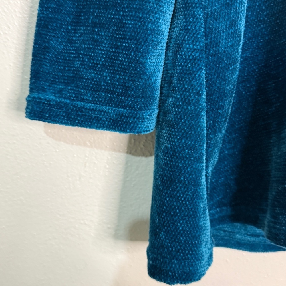 Passports Vibrant Teal Sweater, Velvety Fabric Sz S. - Picture 4 of 7